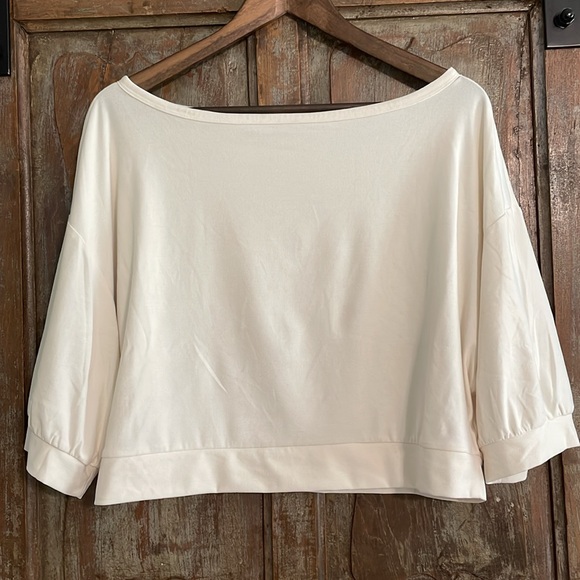 Old Navy Active Wear Cropped 1/2 Sleeve Lightweight Sweatshirt Size M - Picture 1 of 9